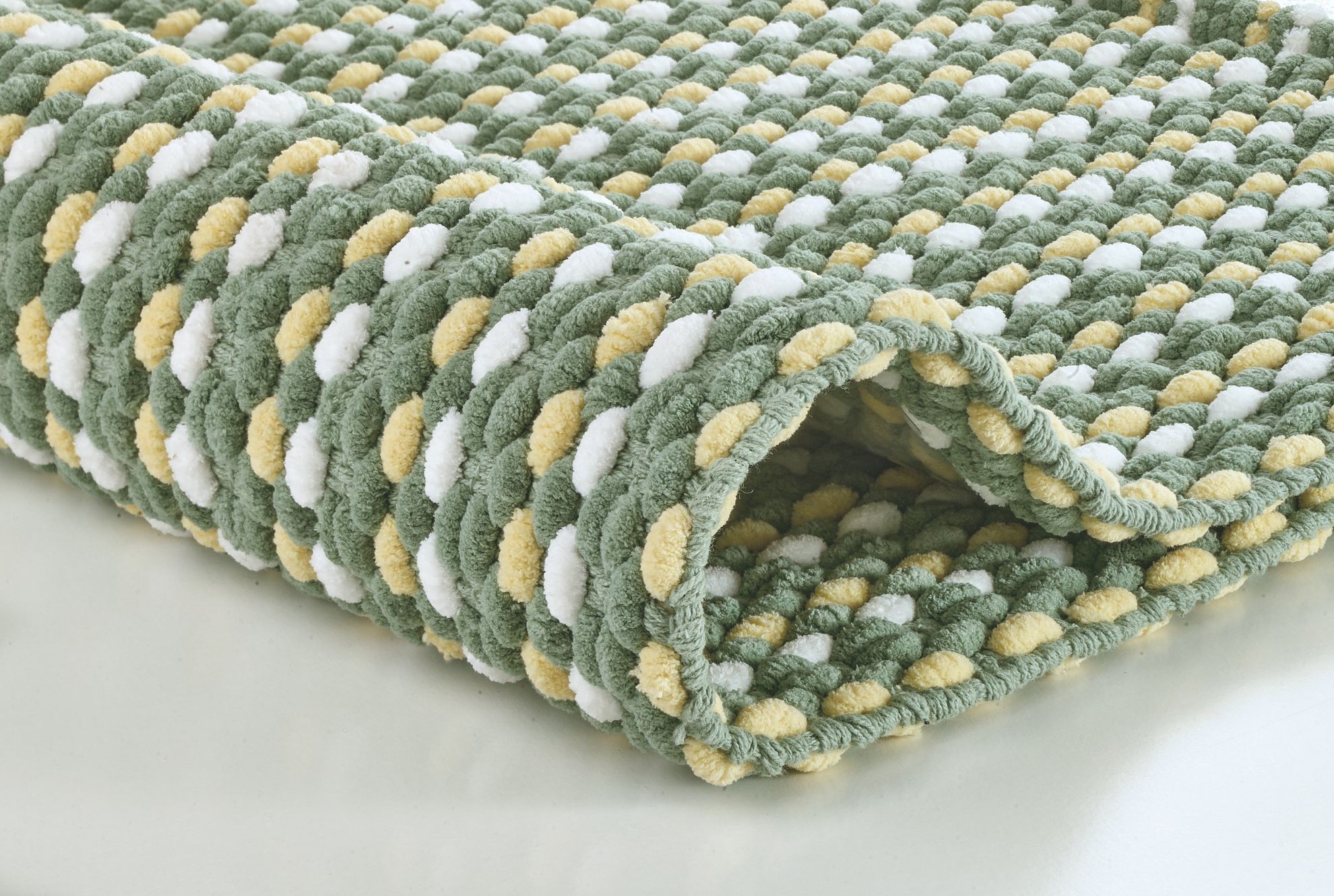 Zdjęcie Kleine Wolke Loop – ręcznie tkany Dywan kąpielowy zielony 55x 65 cm nić szenilowa 9173685539